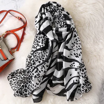 Prabangos prekės Rudenį ir žiemą moteris Mados Leopardas Spausdinti šalikas lady Populiarus šilko headcloth Naują stiliaus paplūdimio Saulės skara