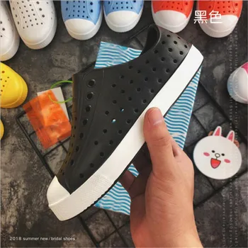 2019 m. vasarą naujas didelis vaikų batai vasaros vaikų skylę batai berniukams ir mergaitėms, neslidžia ažūrinės figūrinių paplūdimio batai, sandalai