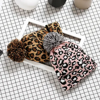 Žiemos mados leopardas spausdinti megzti skrybėlę Rudens žiemos naujas lady šiltas vilnos kamuolys skrybėlę žiemą