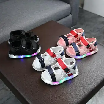 2020 naujas vasaros LED šviesos batai, sandalai vaikus berniukų ir mergaičių mados sandalai vaikus kūdikių šviesos batai sportbačiai