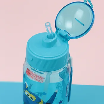 Nekilnojamojo LETENĄ Patrulių Didelės talpos Animacinių filmų Vandens Puodelį Vaikų Rankomis Atliekami Nešiojamų Sporto Vandens butelis Saugos TRITAN Plastikinis virdulys