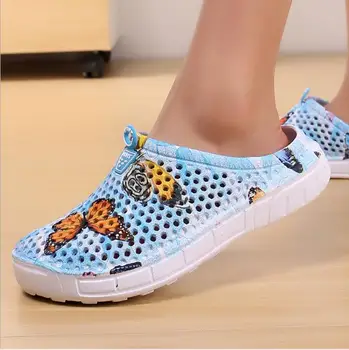 2020 metų vasaros paplūdimio Klumpės šlepetės kvėpuojantis sandalai moterims laisvalaikio namuose šlepetės drugelis modelio skylė batai
