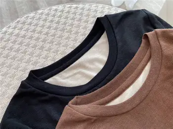 2021 pavasarį ir rudenį naują atsitiktinis paprasta apvali kaklo megztinis nukentėjo spalvos siūlėmis ilgomis rankovėmis laisvi ir plonas trumpas gobtuvu moterims