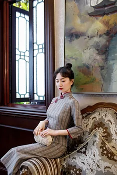 Rudenį naują stiliaus medvilnės ir lino nacionalinės literatūros stilius geresnis pledas vidutinio ilgio ilgomis rankovėmis cheongsam tradicinių cheongsam
