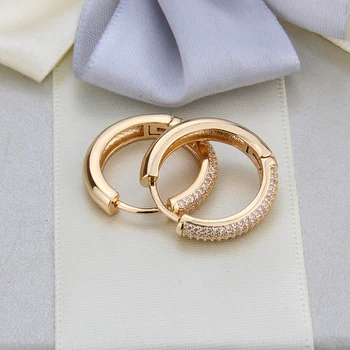 Naujas atvykimo aukso / sidabro spalvos vario auskarai balta hoopas auskarai moterų mados paprasta papuošalai apvalus auskarai šalis dovanos