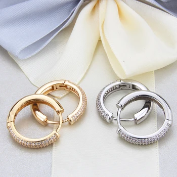 Naujas atvykimo aukso / sidabro spalvos vario auskarai balta hoopas auskarai moterų mados paprasta papuošalai apvalus auskarai šalis dovanos