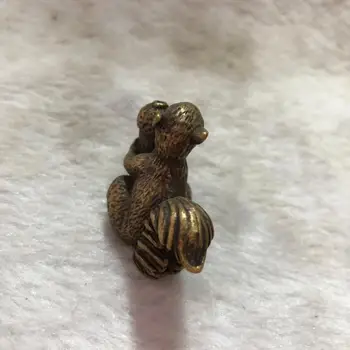 KINIJOS vario ir bronzos fengshui turto Voverės apimti pinecones mažas Statula Metalo amatų šeimos papuošalai